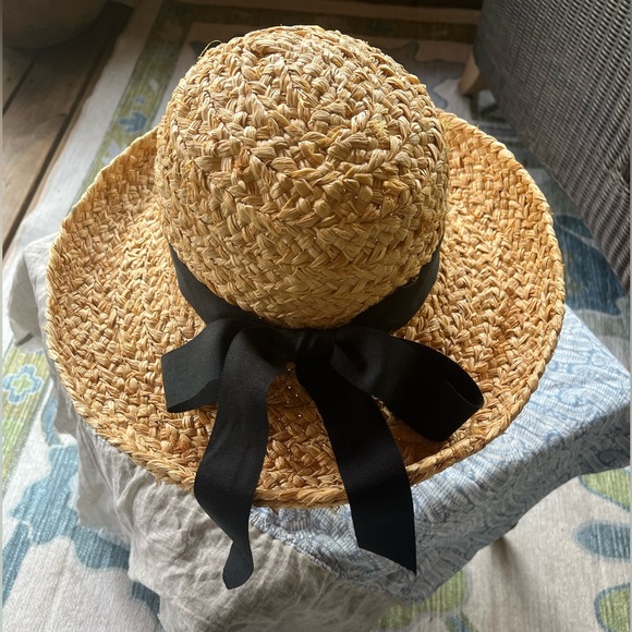 Fabulous Braided Ratan Hat with Grosgrain Bow. Great Condition. Adjustable.